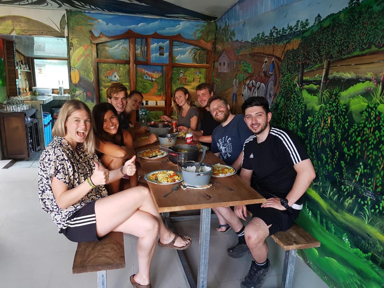 Hostel Monteverde Backpackers מראה חיצוני תמונה